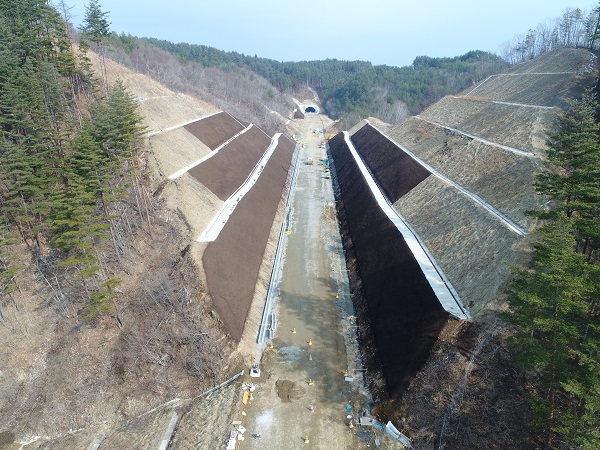 令和２年３月竣工　山口崎山地区道路改良工事;